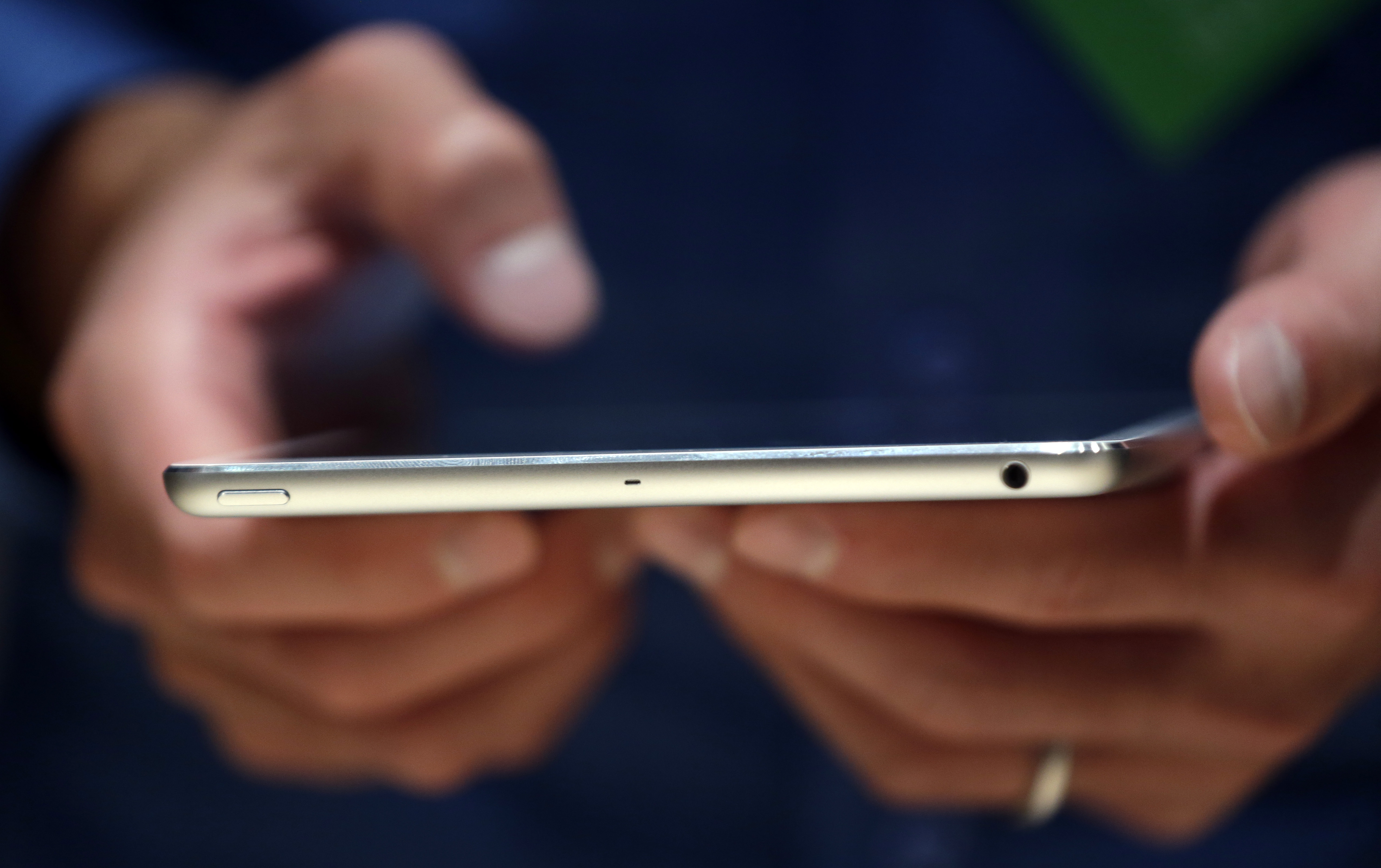 BOOK: Η συσκευή που θα αφανίσει τα τάμπλετ